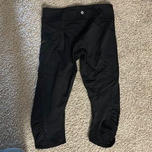 Lululemon black crop leggings